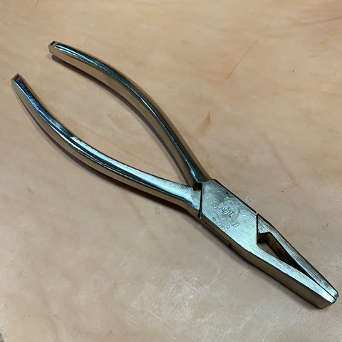 C.S. Osborne #10 Cantle Pliers